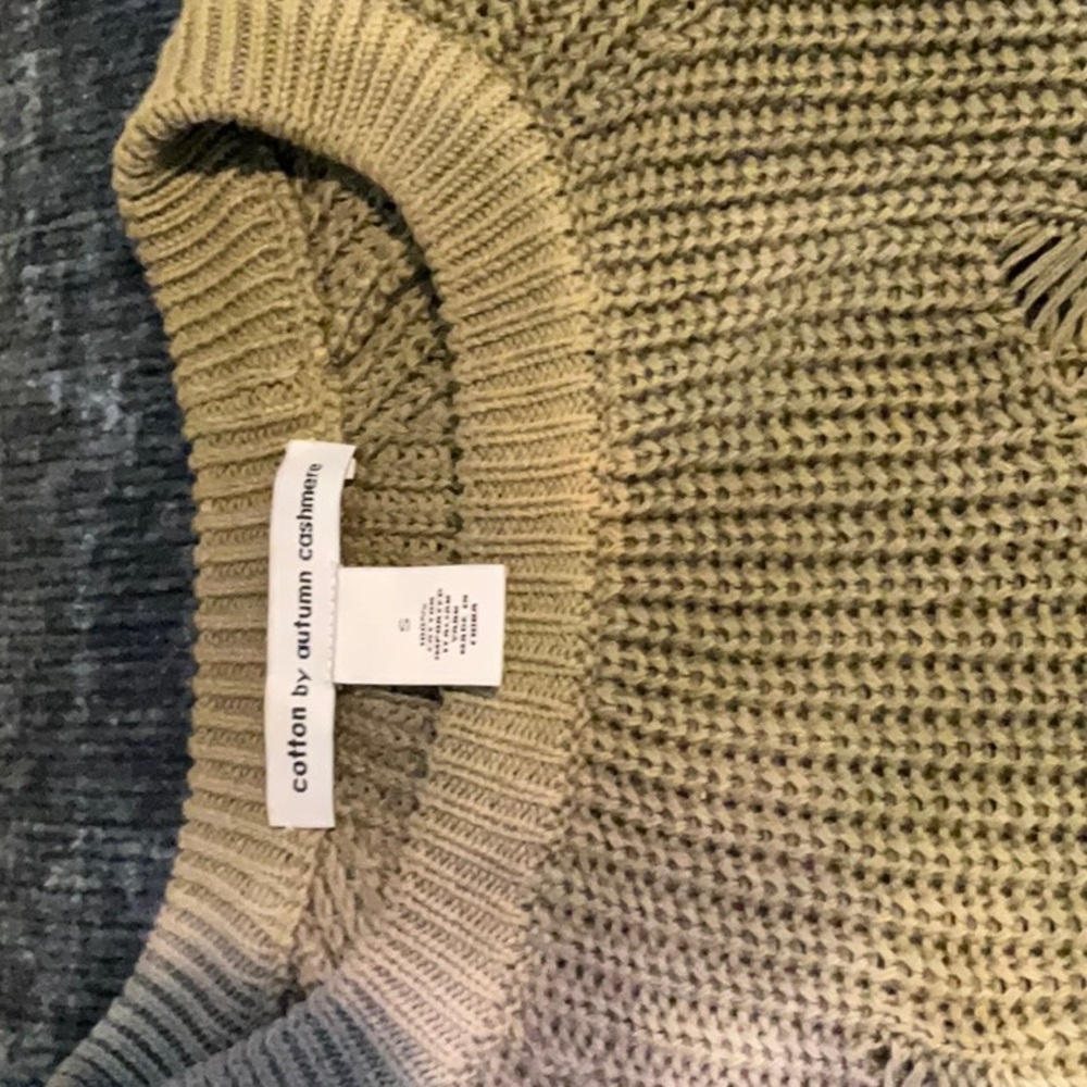 Small distressed sweater by Cotton by Autumn Cashmere